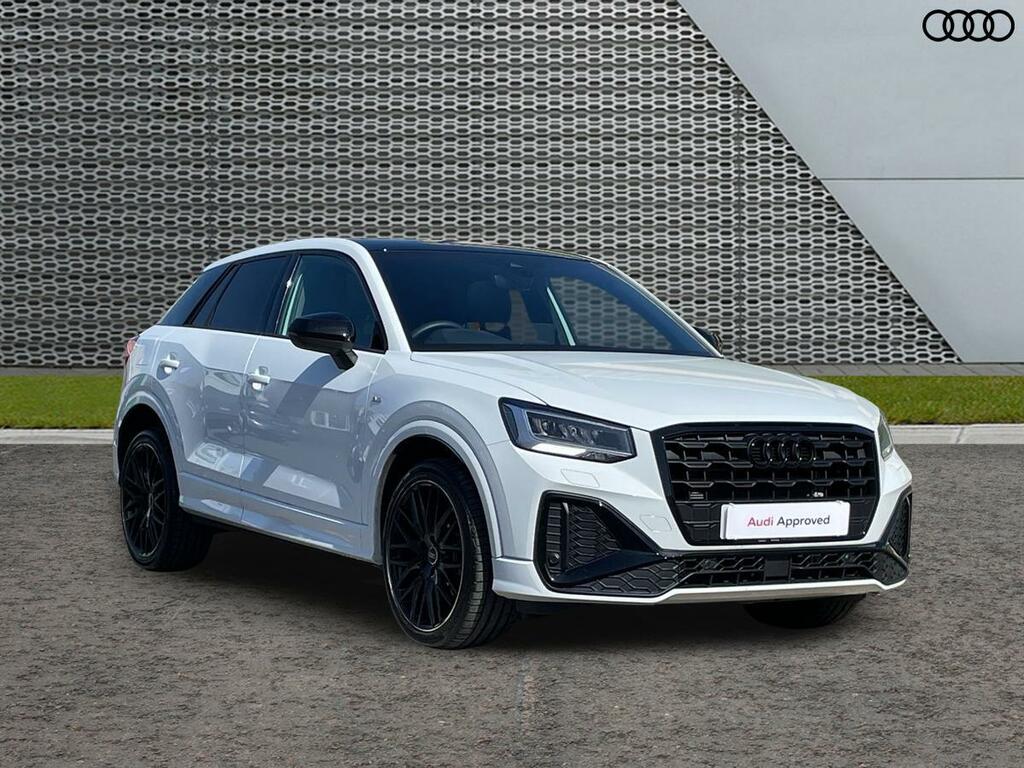 Audi Q2 Black Edition 35 Tfsi 150 Ps S Tronic White