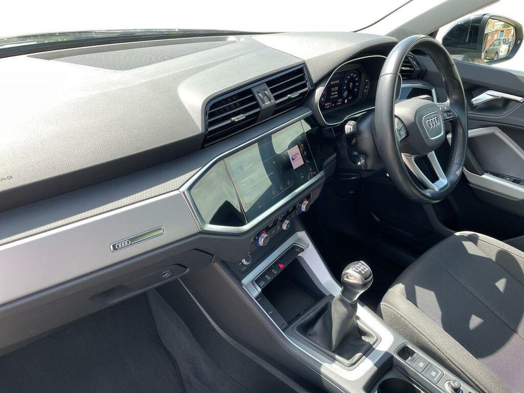 Audi Q3 Technik 35 Tfsi 150 Ps 6-Speed BD21HVZ Black #3