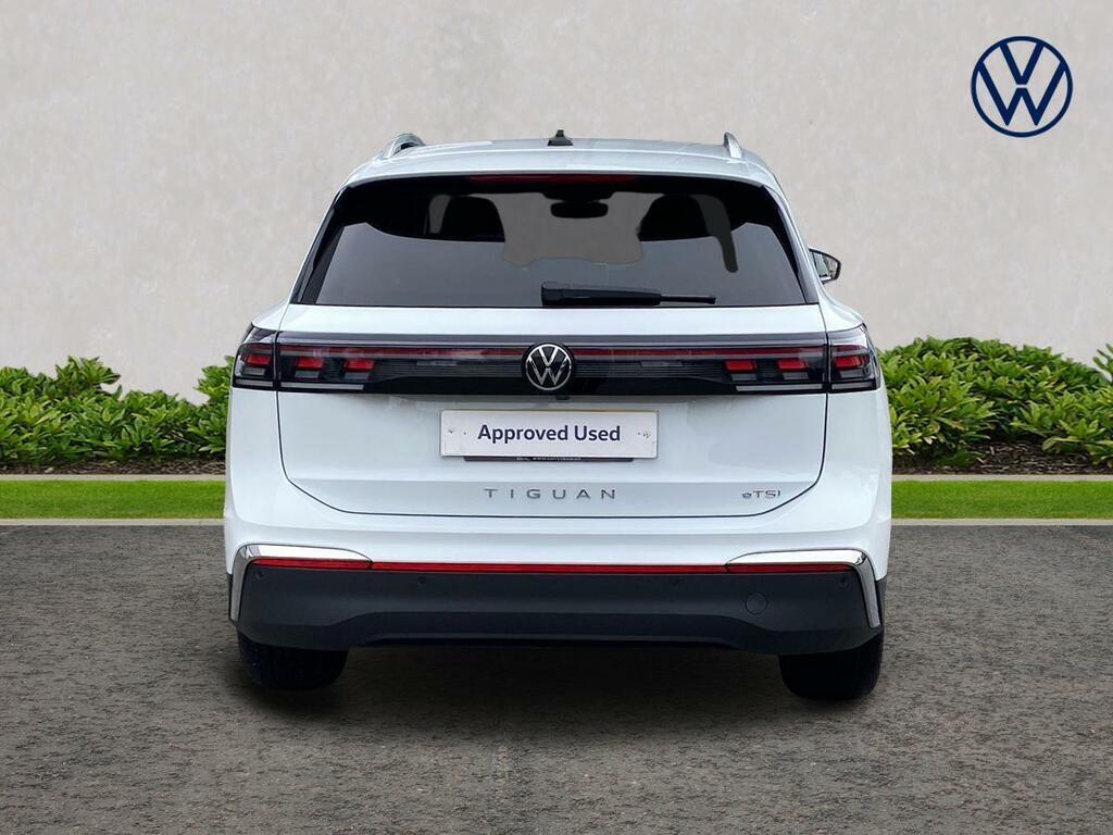 Volkswagen Tiguan 1.5 Etsi 150 Elegance Dsg White #4