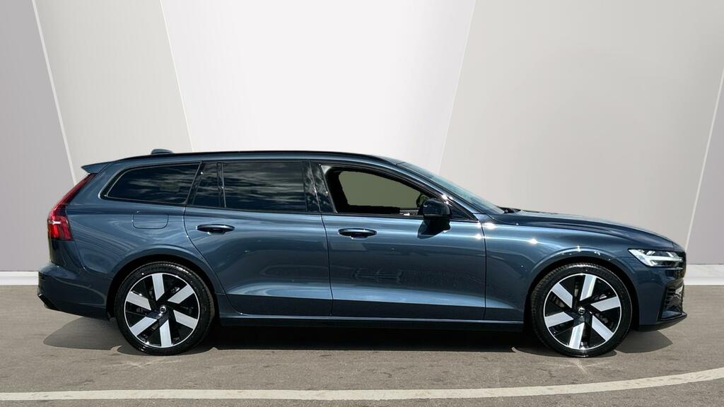 Volvo V60 Ultra T8 Awd Plug-in Hybrid Dark Blue #3