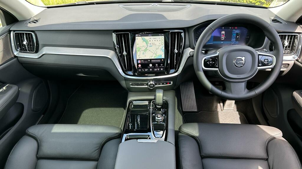 Volvo V60 Ultra T8 Awd Plug-in Hybrid Dark Blue #5