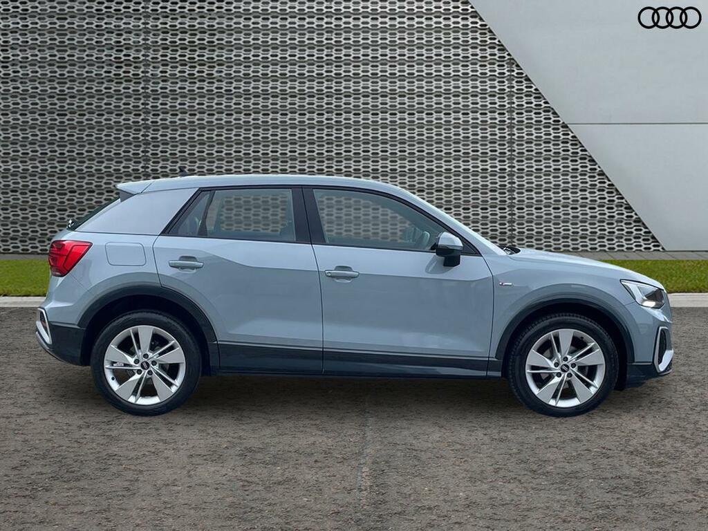 Audi Q2 S Line 35 Tfsi 150 Ps S Tronic GU71WWJ Grey #4