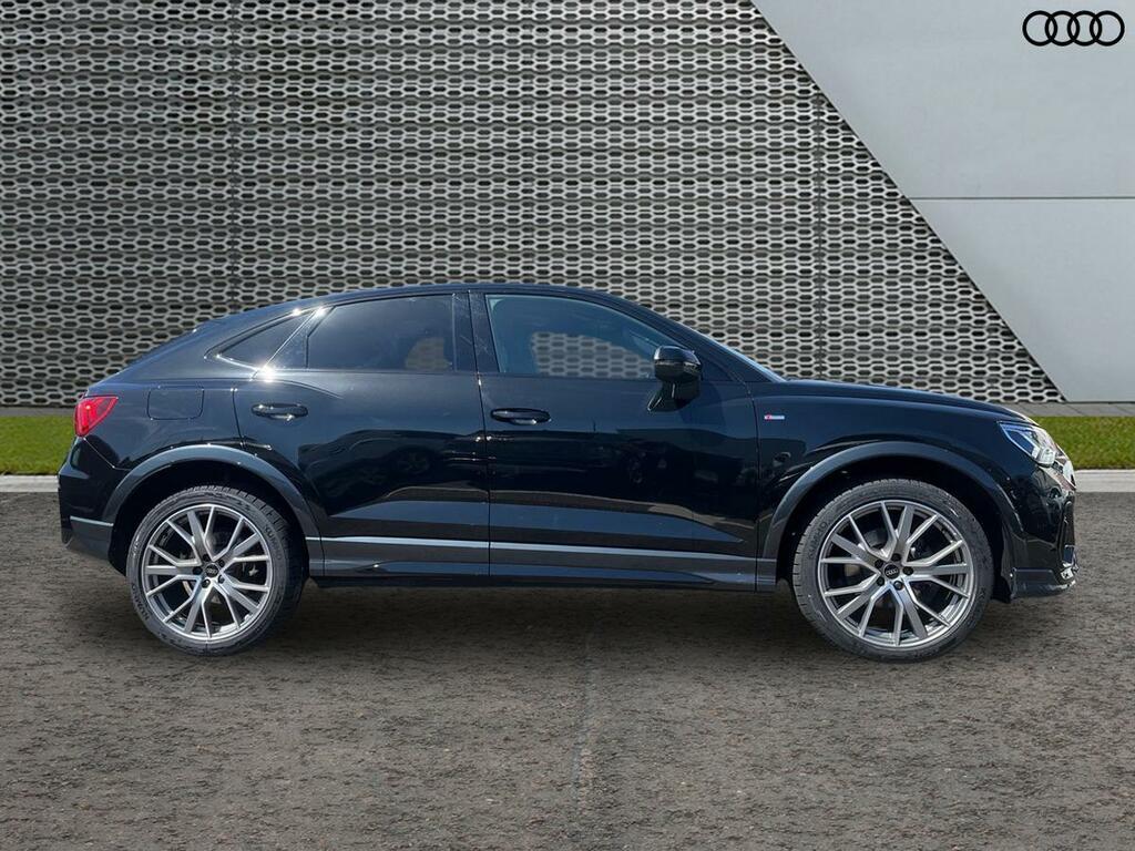 Audi Q3 1.5 Tfsi Cod 35 Black Edition Sportback S Tronic E Black #5