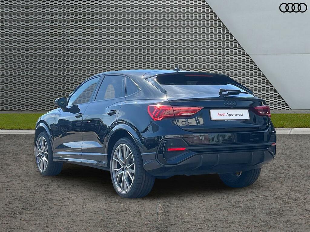 Audi Q3 1.5 Tfsi Cod 35 Black Edition Sportback S Tronic E Black #2