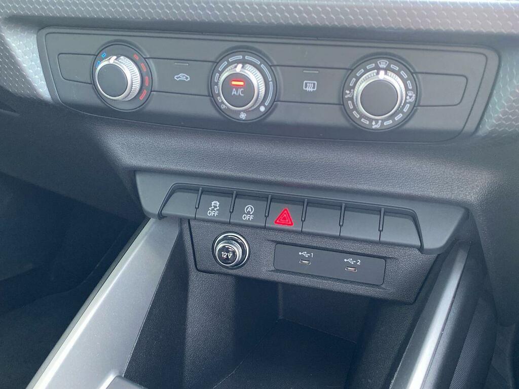 Audi A1 Sport 25 Tfsi 95 Ps 5-Speed GY73RNJ White #4