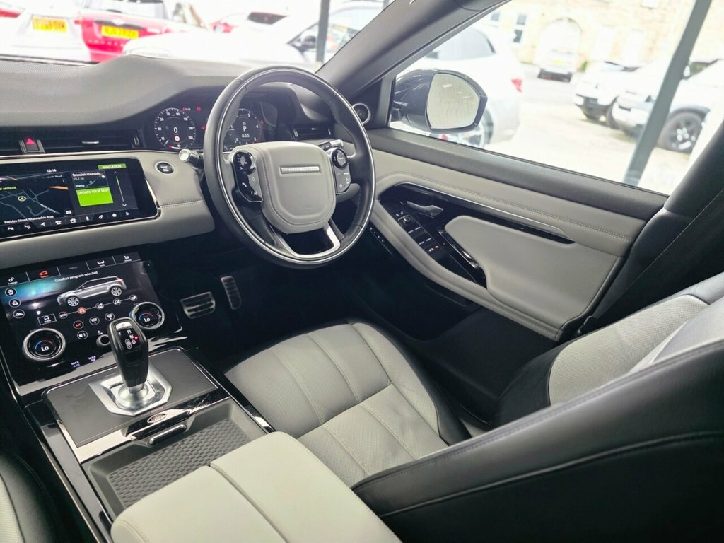 Land Rover Range Rover Evoque 2L First Edition SB20EDV White #3