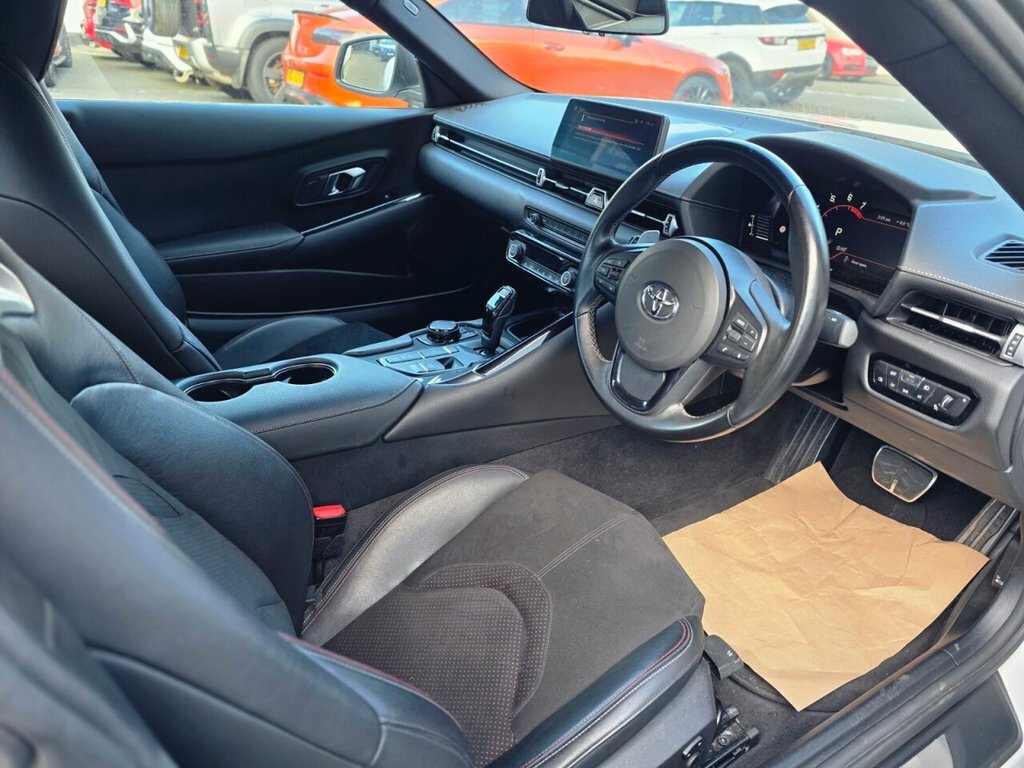 Toyota Supra 2L Gr Pro White