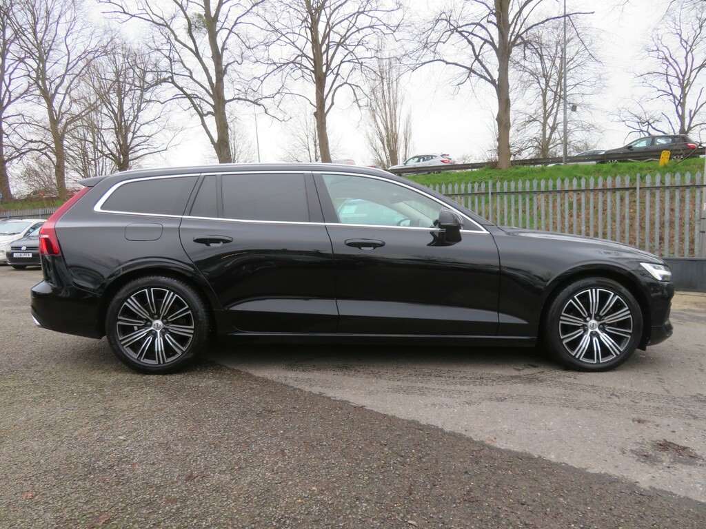 Volvo V60 D3 Inscription Plus KO69UHK Black #3