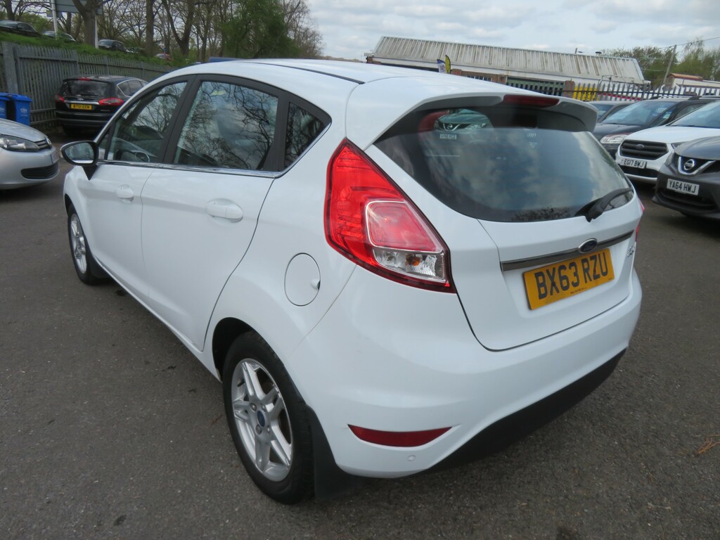 Ford Fiesta Zetec White #6