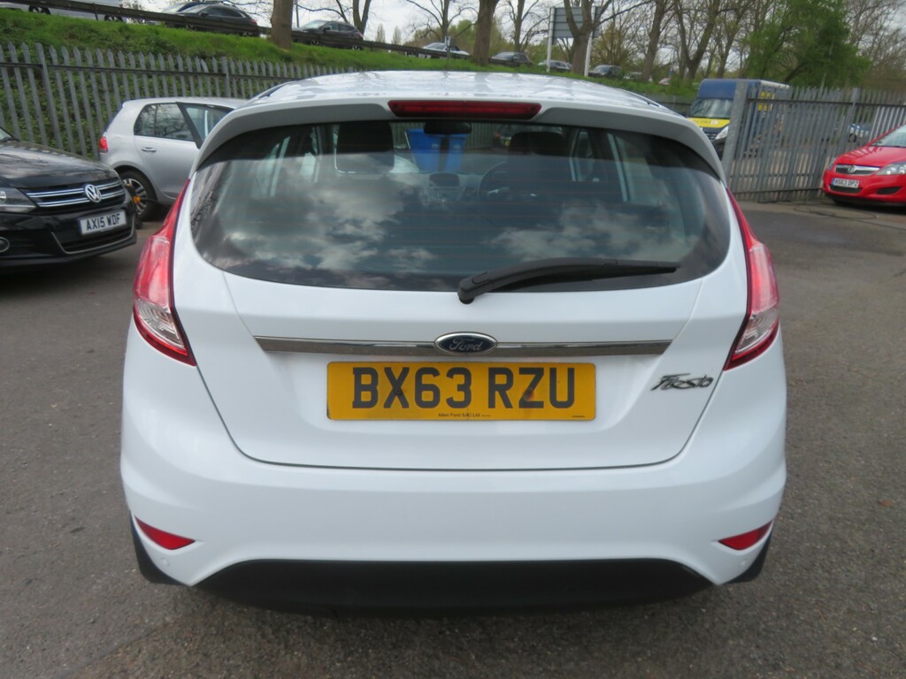 Ford Fiesta Zetec White #5