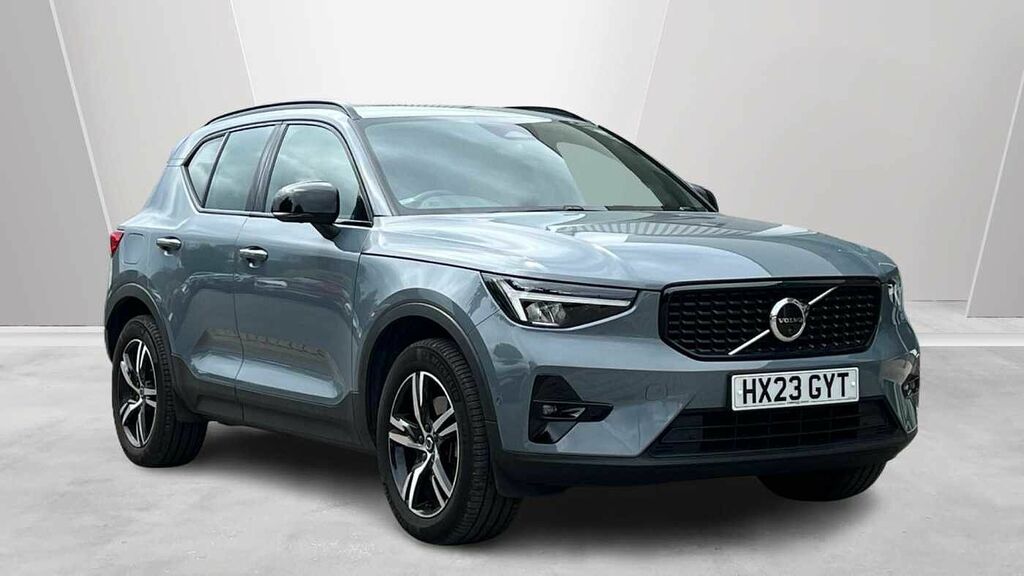 Volvo XC40 2.0 Plus, B3 Mild Hybrid, Dark 360 Camera 