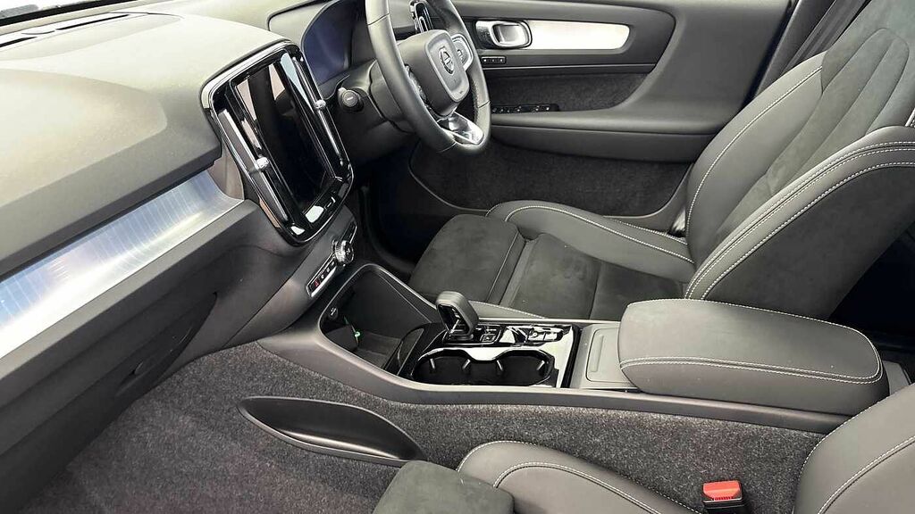 Volvo XC40 2.0 Plus, B4 Mild Hybrid, Dark RF25XWX #6