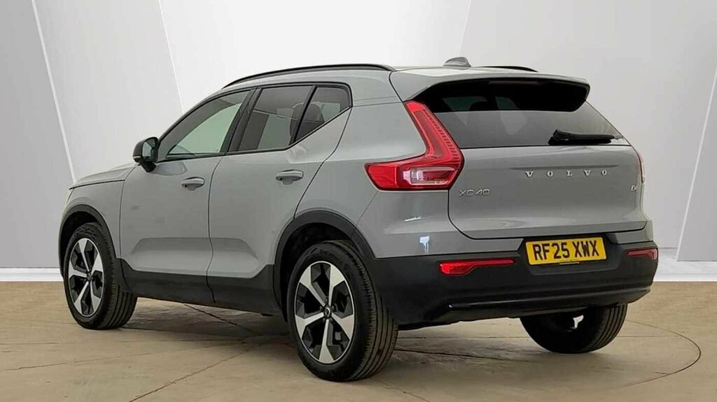 Volvo XC40 2.0 Plus, B4 Mild Hybrid, Dark RF25XWX #3