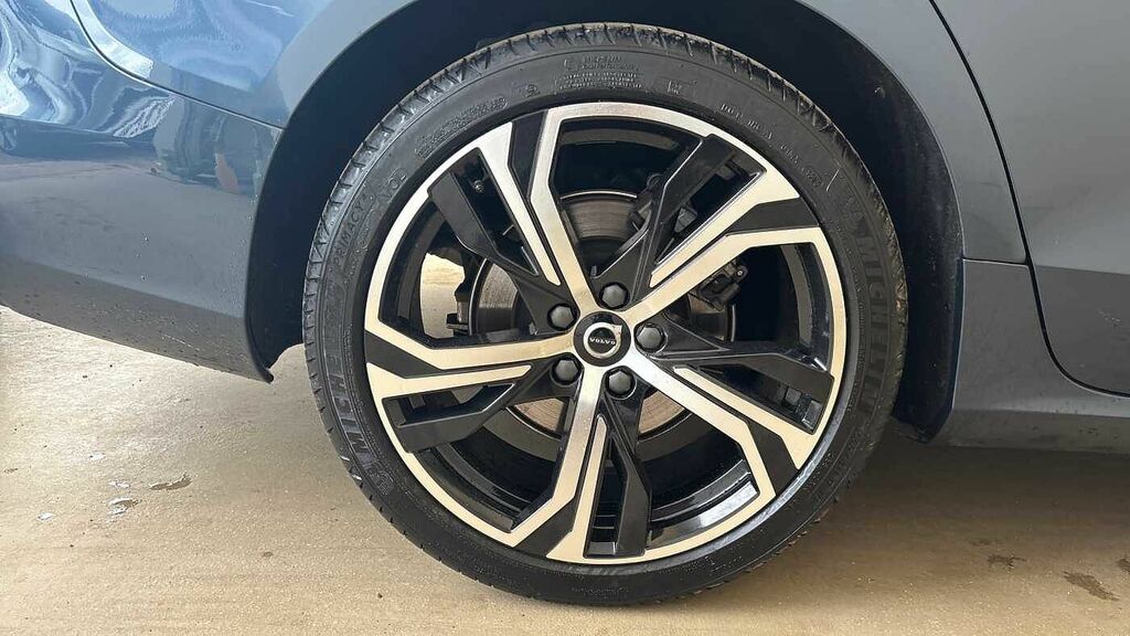 Volvo V60 2.0 Plus, B4 Mild Hybrid, Dark RF25UVE #4