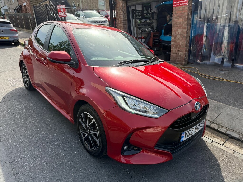 Toyota Yaris 1.5 Vvt-h Design E-cvt Euro 6 Red