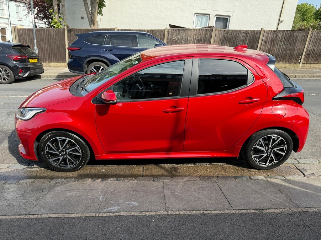 Toyota Yaris 1.5 Vvt-h Design E-cvt Euro 6 YGZ9070 Red #6