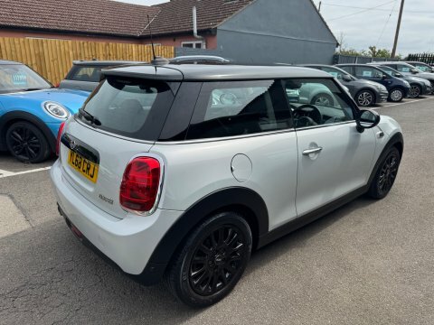 Mini Hatch Cooper Classic YL68CRJ Silver #2