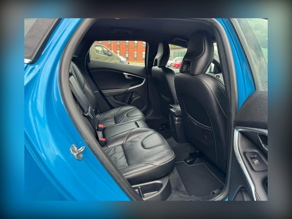 Volvo V40 2.0 D2 R-design Lux Nav Euro 6 Ss AE15XWV Blue #4