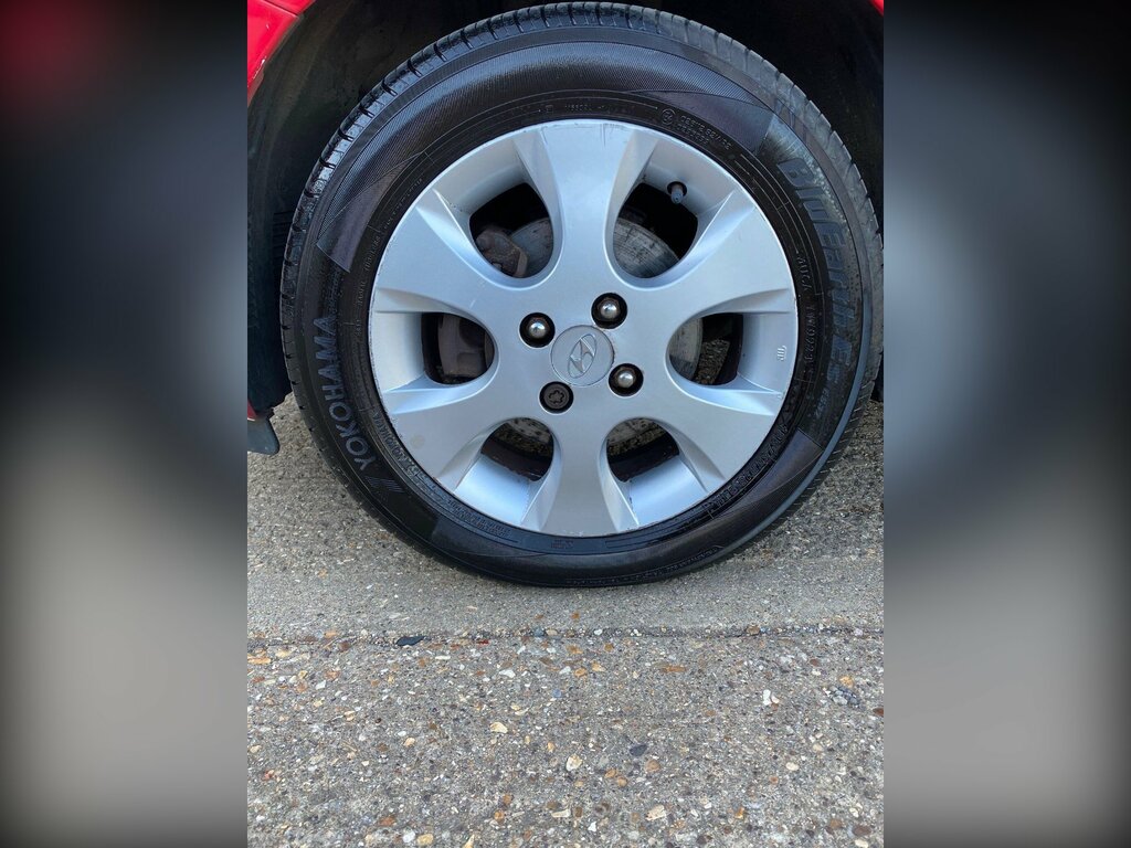 Hyundai I20 1.4 Comfort Euro 4 Red #6