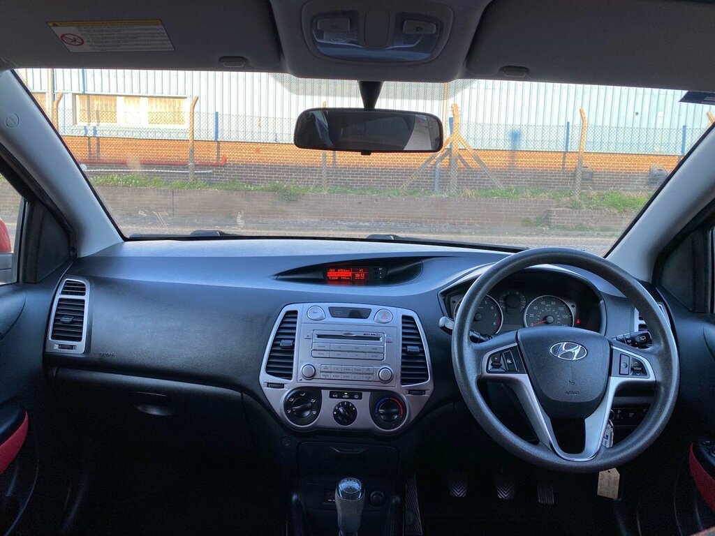 Hyundai I20 1.4 Comfort Euro 4 Red #5