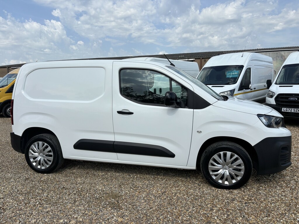 Peugeot Partner Panel Van 1.5 Bluehdi 1000 Professional Premium 2 VU22ORH White #2