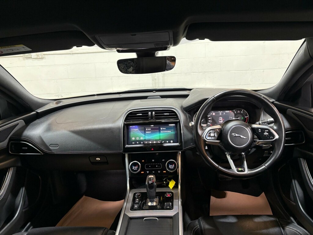 Jaguar XE 2.0 D180 R-dynamic S Euro 6 Ss AE69MFA #3