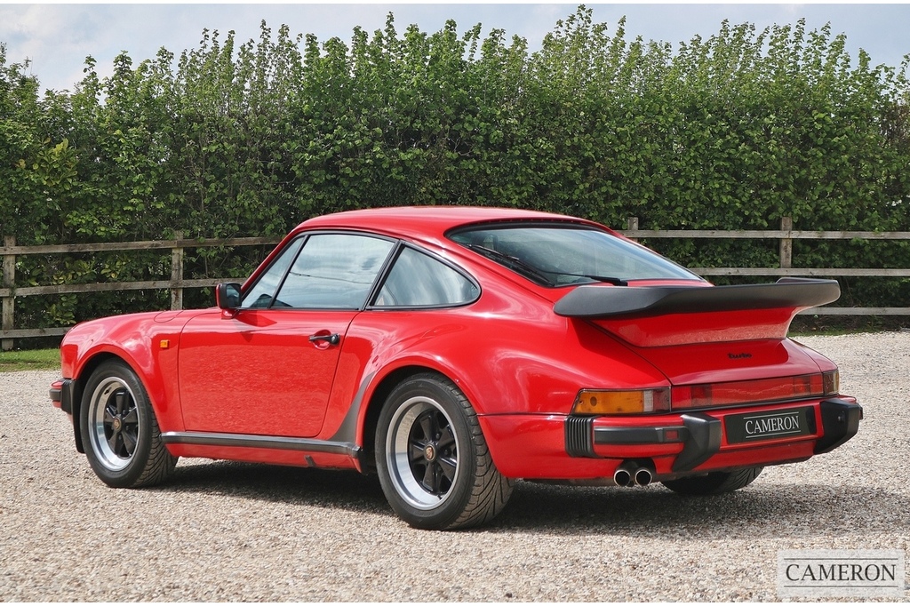Porsche 911 Coupe #31