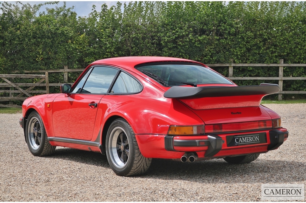 Porsche 911 Coupe #26