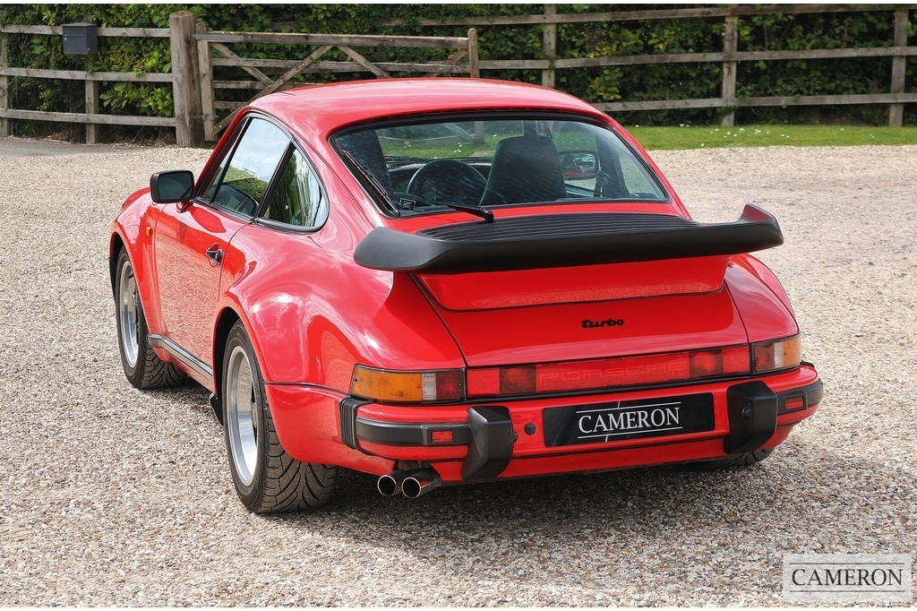 Porsche 911 Coupe #16