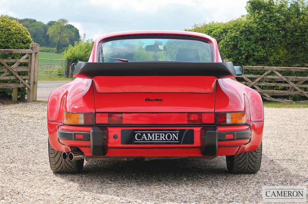 Porsche 911 Coupe #33