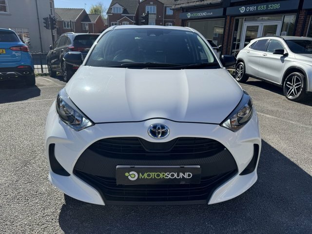 Toyota Yaris 2022 1.5 Vvt-h Icon Hatchback Hybrid E- YF72NPC White #2