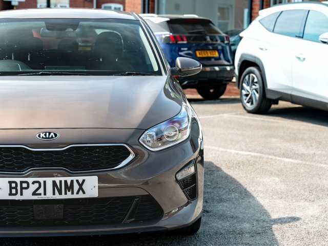 Kia Ceed 2021 1.0 T-gdi 3 Hatchback Brown #6