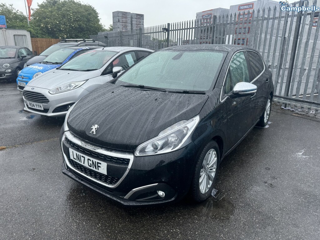 Peugeot 208 Hatchback 1.2 Puretech Allure 2017 Black #2