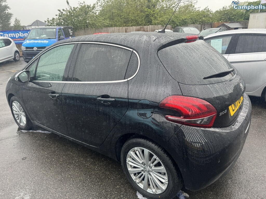 Peugeot 208 Hatchback 1.2 Puretech Allure 2017 Black #3