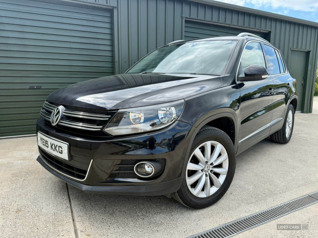 Volkswagen Tiguan 2.0 Tdi Bluemotion Tech Match YE15KKG Black #2