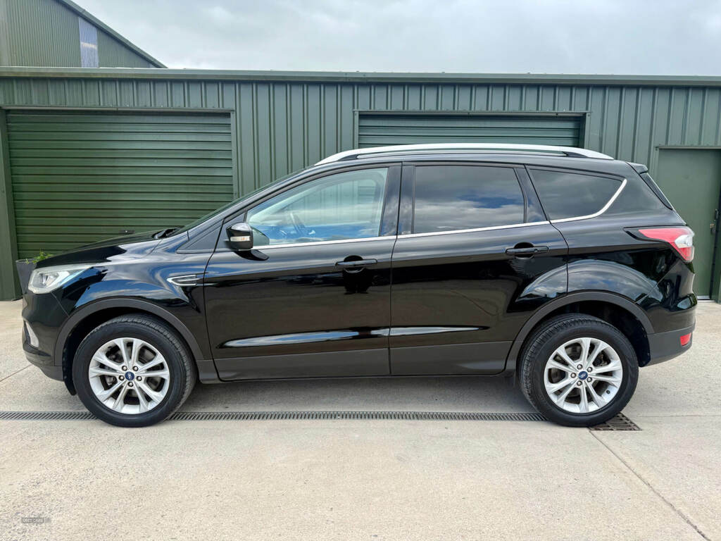 Ford Kuga 1.5 Tdci Titanium 2Wd EF17JZD Black #2
