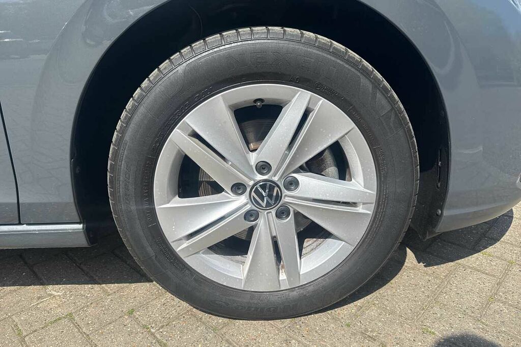 Volkswagen Golf 1.5 Tsi Life 24 817 Miles GC23CYZ #5