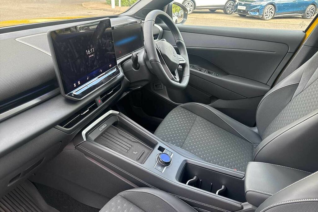 Volkswagen T-Roc 1.5 Etsi 150 R-line Dsg 5 000 Miles GJ26VCC #2