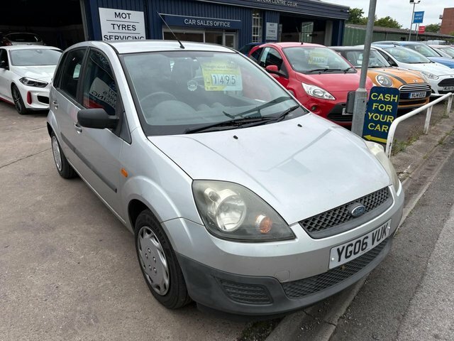 Ford Fiesta 1.25 Studio Hatchback 142 G Km Silver