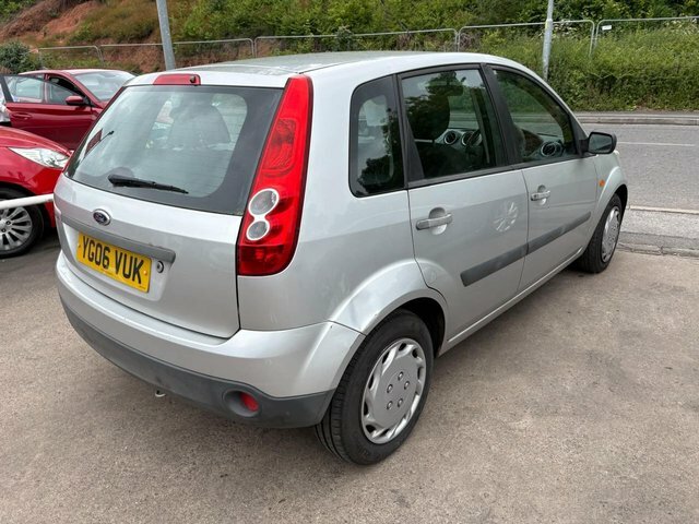 Ford Fiesta 1.25 Studio Hatchback 142 G Km Silver #6