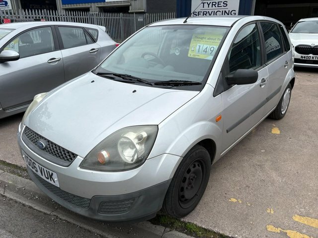 Ford Fiesta 1.25 Studio Hatchback 142 G Km Silver #3