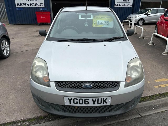 Ford Fiesta 1.25 Studio Hatchback 142 G Km Silver #2