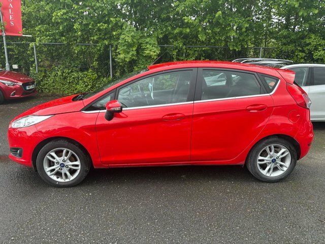 Ford Fiesta 1.25 Zetec Hatchback Euro 5 82 MW64CEO Red #4