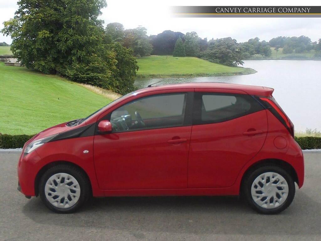 Toyota Aygo 1.0 Vvt-i X-play X-shift Euro 6 Safety Sense Red #6