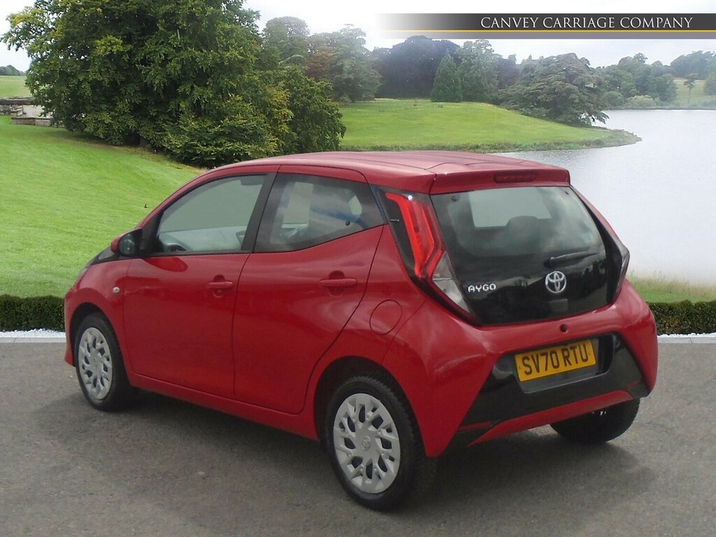 Toyota Aygo 1.0 Vvt-i X-play X-shift Euro 6 Safety Sense Red #4
