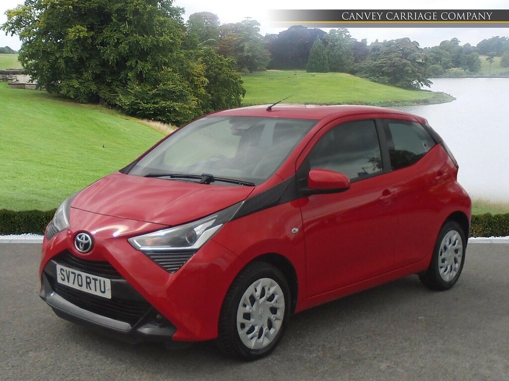 Toyota Aygo 1.0 Vvt-i X-play X-shift Euro 6 Safety Sense Red #2