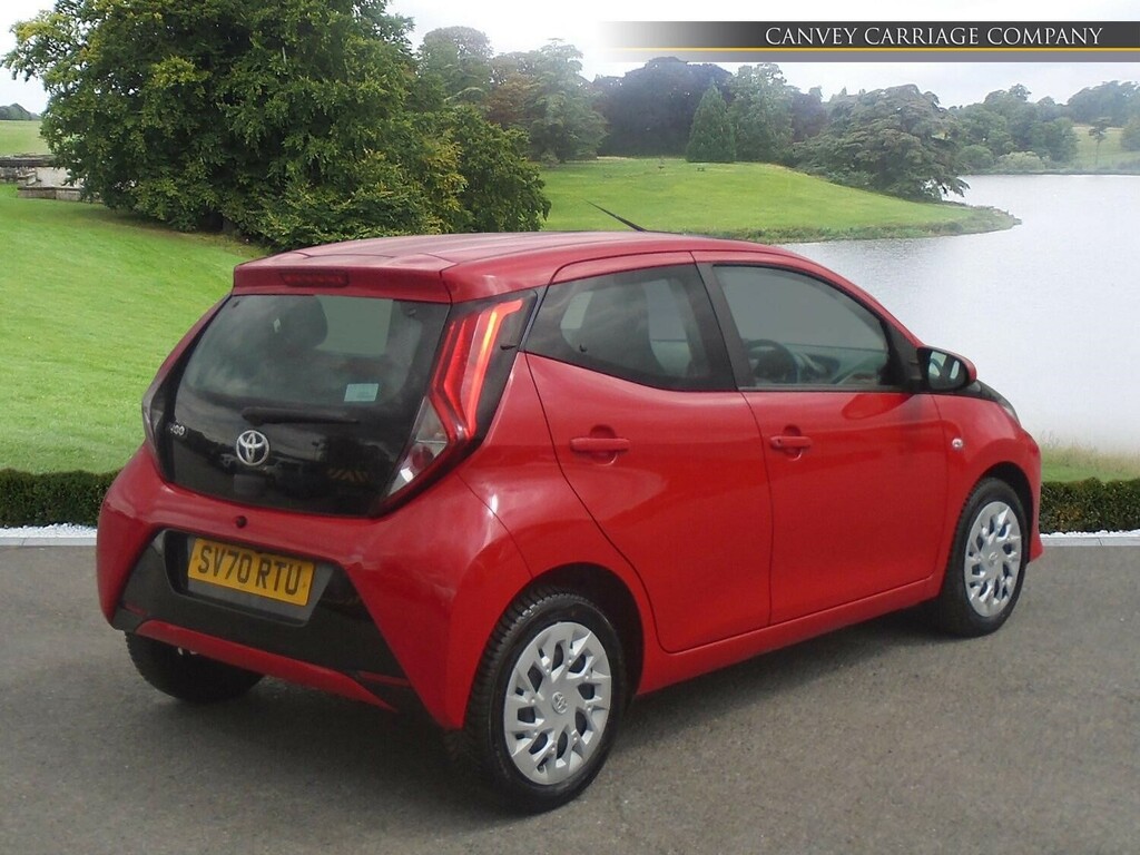 Toyota Aygo 1.0 Vvt-i X-play X-shift Euro 6 Safety Sense Red #3