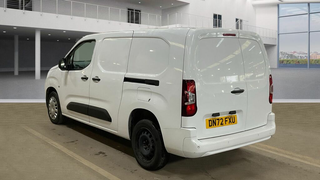 Vauxhall Combo 1.5 Turbo D 2300 Sportive Panel Van 6Dr Man DN72FXU White #3