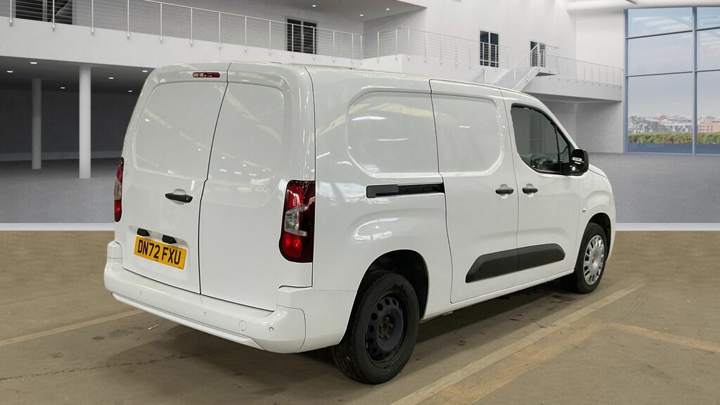 Vauxhall Combo 1.5 Turbo D 2300 Sportive Panel Van 6Dr Man DN72FXU White #4