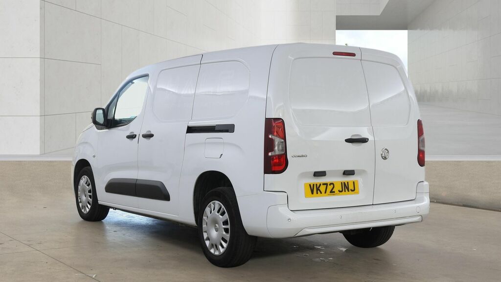 Vauxhall Combo 1.5 Turbo D 2300 Sportive Panel Van 6Dr Man VK72JNJ White #3